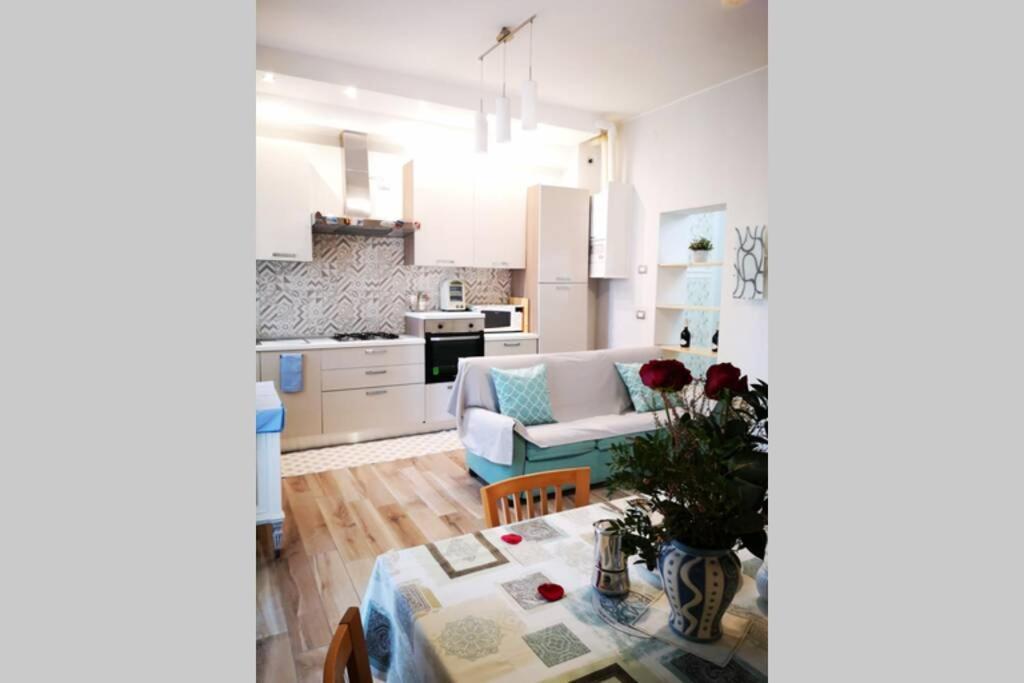 Delizioso Appartamento Cosy Ristrutturato Parma Exteriör bild